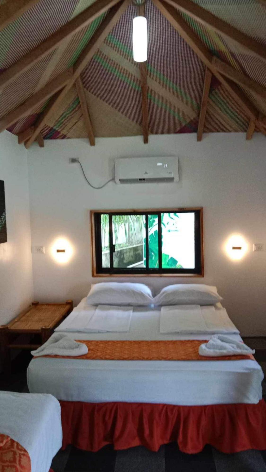 Cuestas Beach Resort And Restaurant Badian Exterior foto